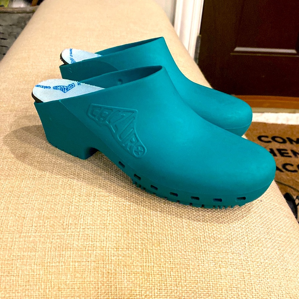 Green calzuros